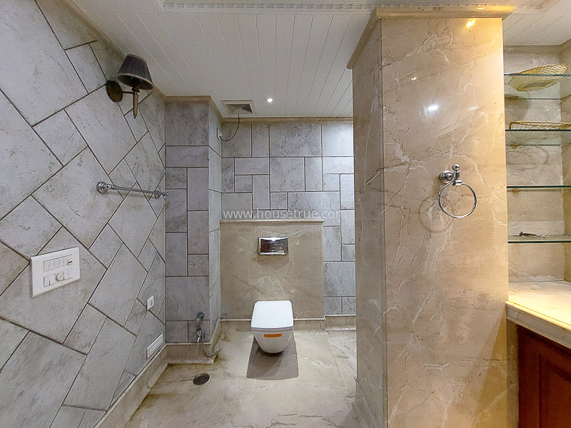 5 BHK Flat For Sale in Safdarjung Enclave