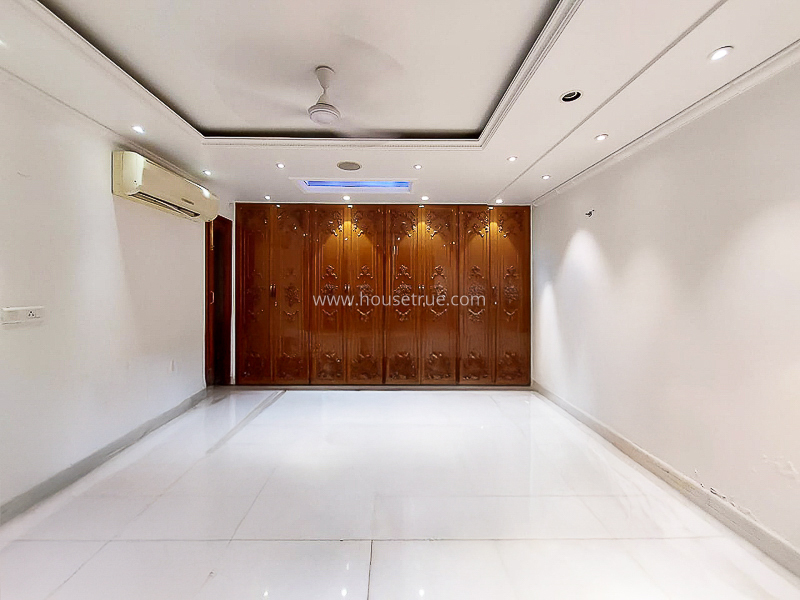 5 BHK Flat For Sale in Safdarjung Enclave