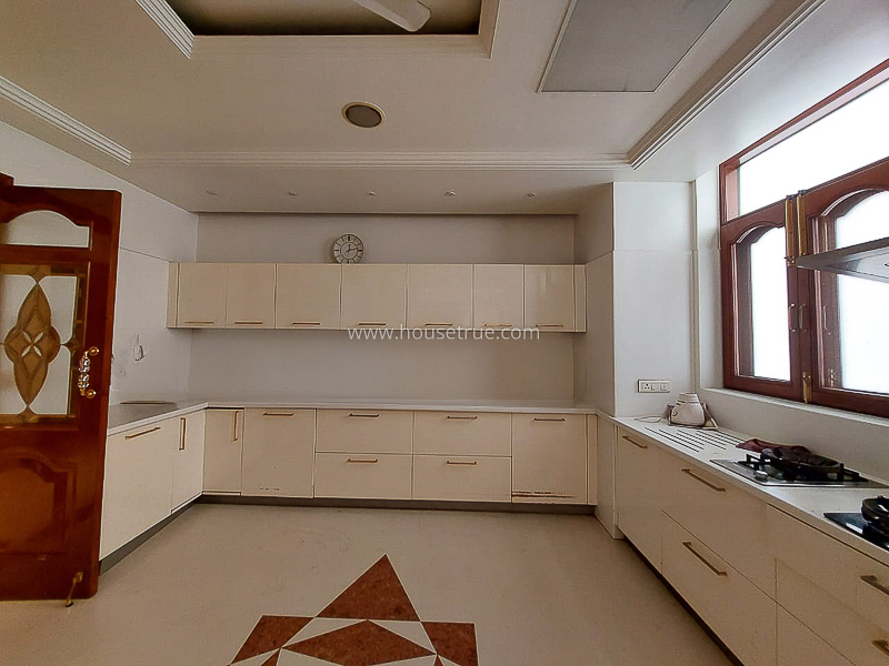 5 BHK Flat For Sale in Safdarjung Enclave