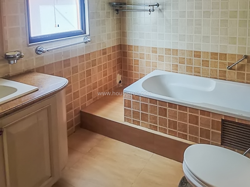 5 BHK Flat For Rent in Vasant Vihar