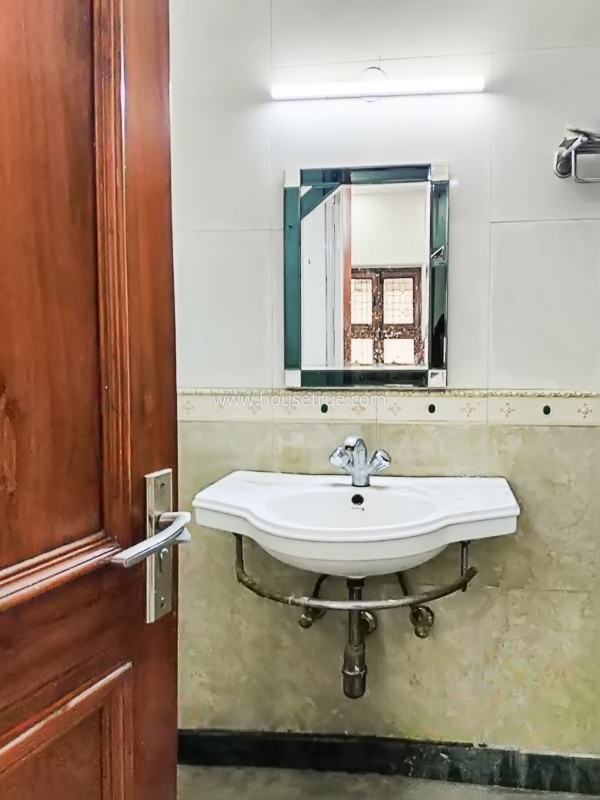 3 BHK Flat For Rent in Panchsheel Enclave