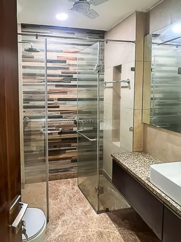 3 BHK Builder Floor For Rent in Greater Kailash Part 1