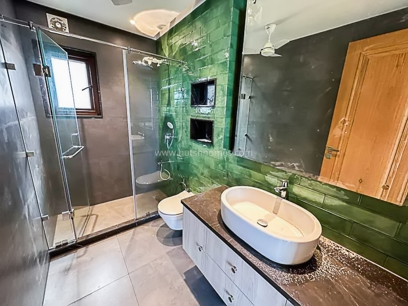 4 BHK Builder Floor For Sale in Gulmohar Park