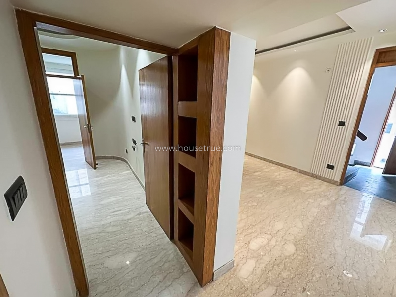 3 BHK Flat For Rent in Defence Colony
