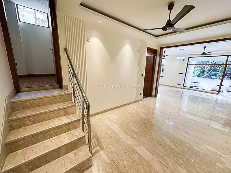 3 BHK Flat For Rent in Defence Colony