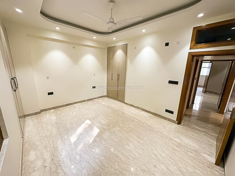 3 BHK Flat For Rent in Defence Colony