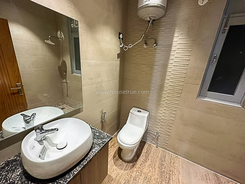 3 BHK Flat For Rent in Defence Colony