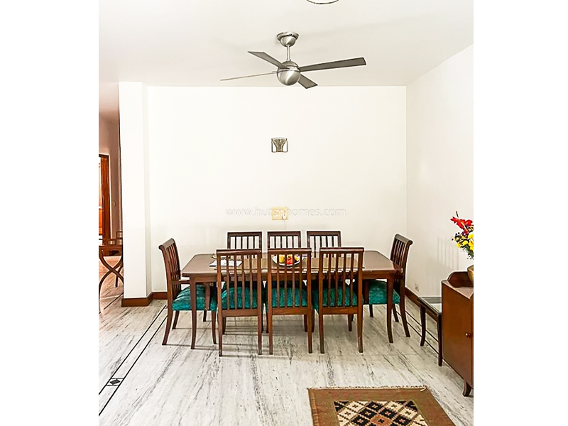 3 BHK Flat For Sale in Nizamuddin East
