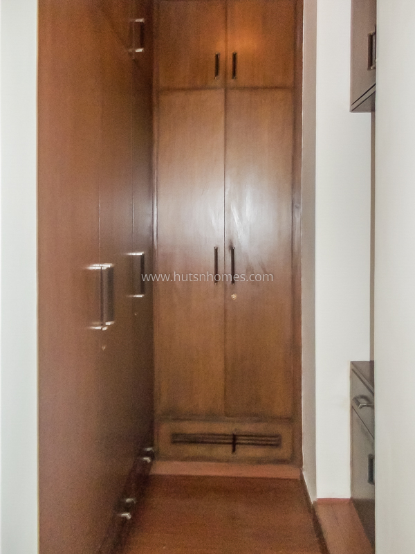 3 BHK Flat For Rent in Defence Colony