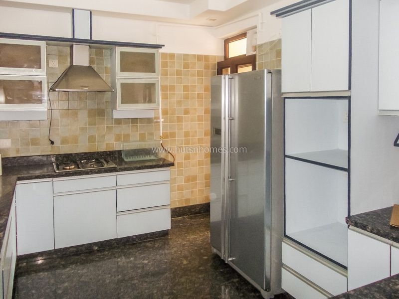 3 BHK Flat For Rent in Defence Colony