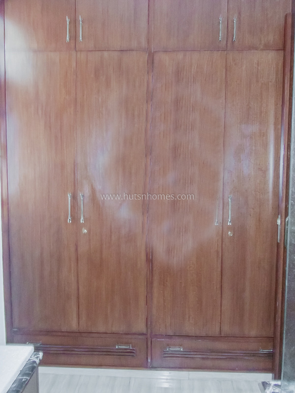 3 BHK Flat For Rent in Defence Colony