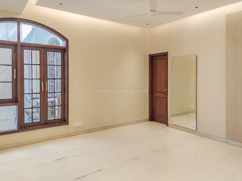 4 BHK Flat For Rent in Safdarjung Enclave