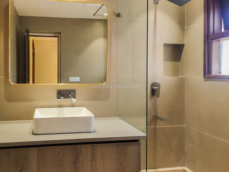 4 BHK Flat For Rent in Safdarjung Enclave