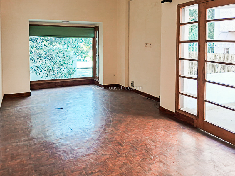 2 BHK Flat For Rent in Maharani Bagh