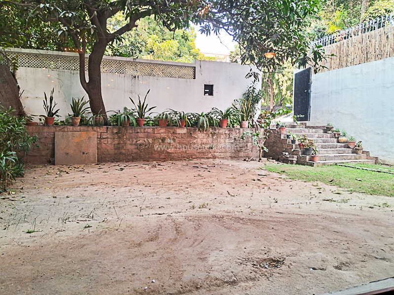 2 BHK Flat For Rent in Maharani Bagh
