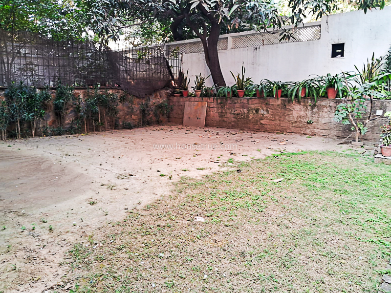 2 BHK Flat For Rent in Maharani Bagh