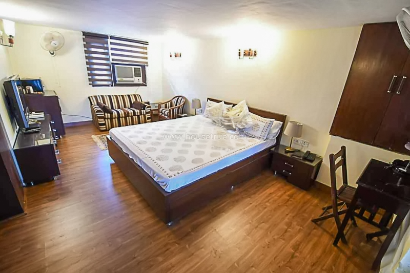 1 BHK Flat For Rent in Defence Colony