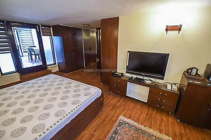 1 BHK Flat For Rent in Defence Colony