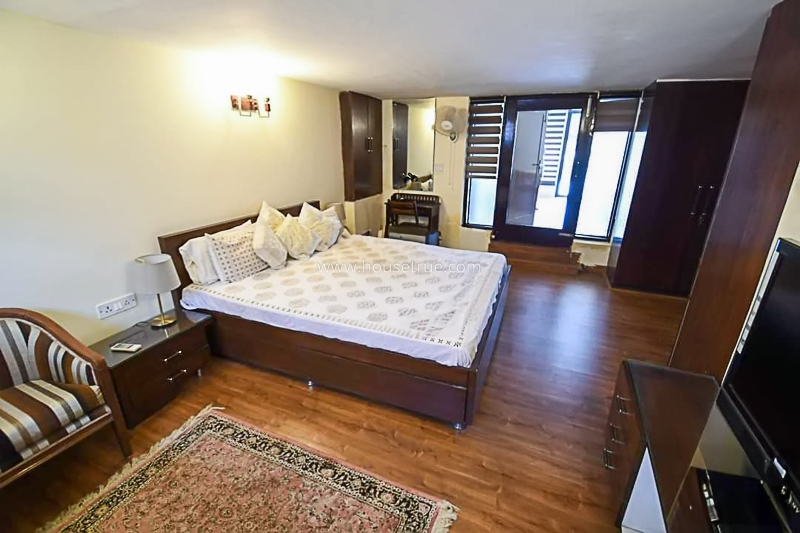 1 BHK Flat For Rent in Defence Colony