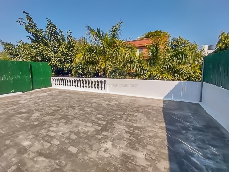 1 BHK Flat For Rent in Defence Colony