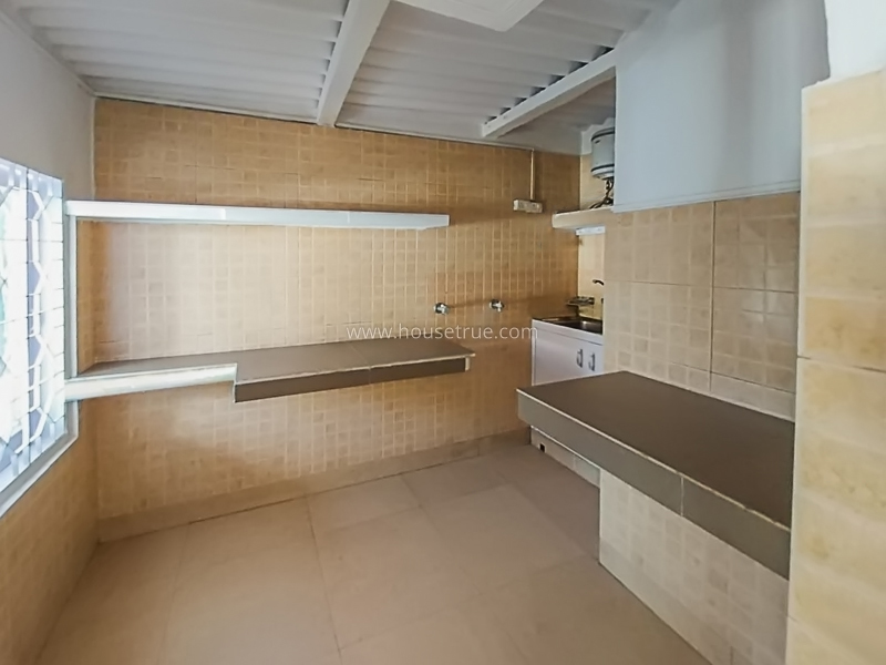 1 BHK Flat For Rent in Defence Colony