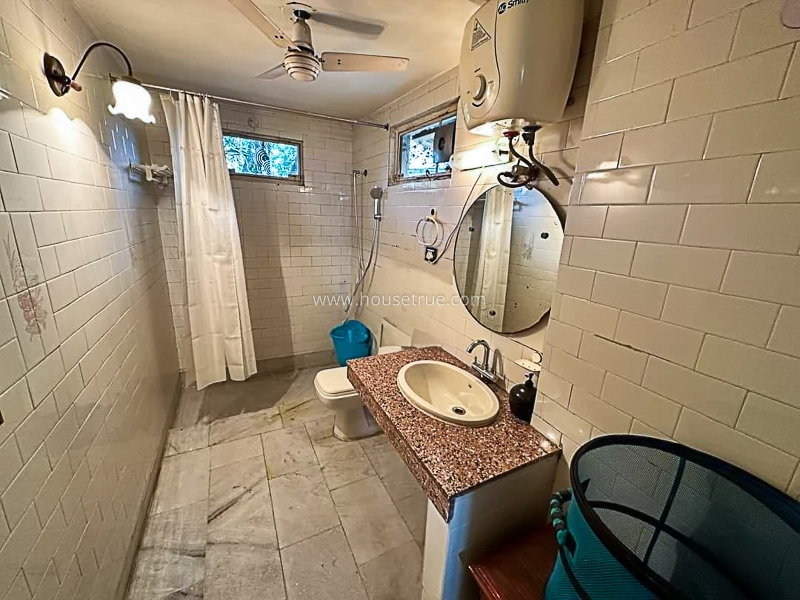 2 BHK Flat For Rent in Hauz Khas