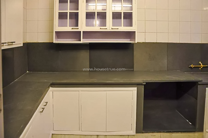 2 BHK Flat For Rent in Jangpura Extension