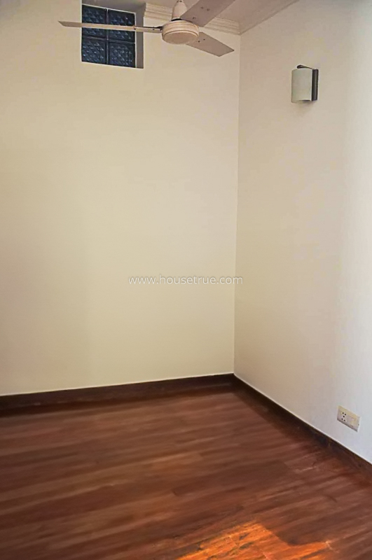 2 BHK Flat For Rent in Jangpura Extension