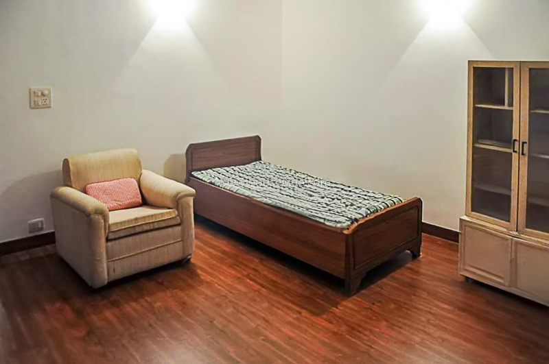 2 BHK Flat For Rent in Jangpura Extension