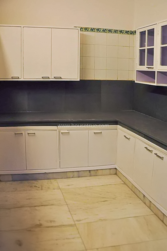 2 BHK Flat For Rent in Jangpura Extension