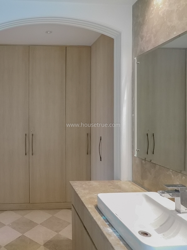 3 BHK Builder Floor For Sale in Defence Colony