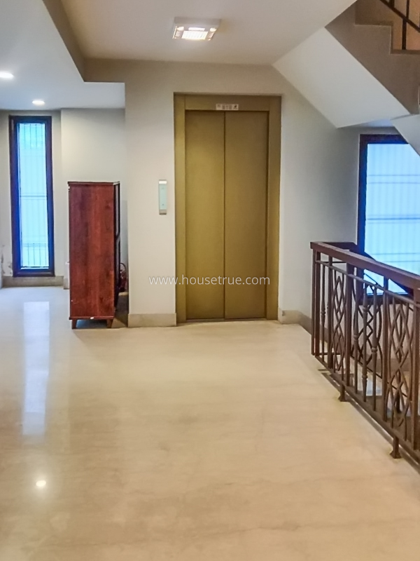 4 BHK Duplex For Rent in Shanti Niketan