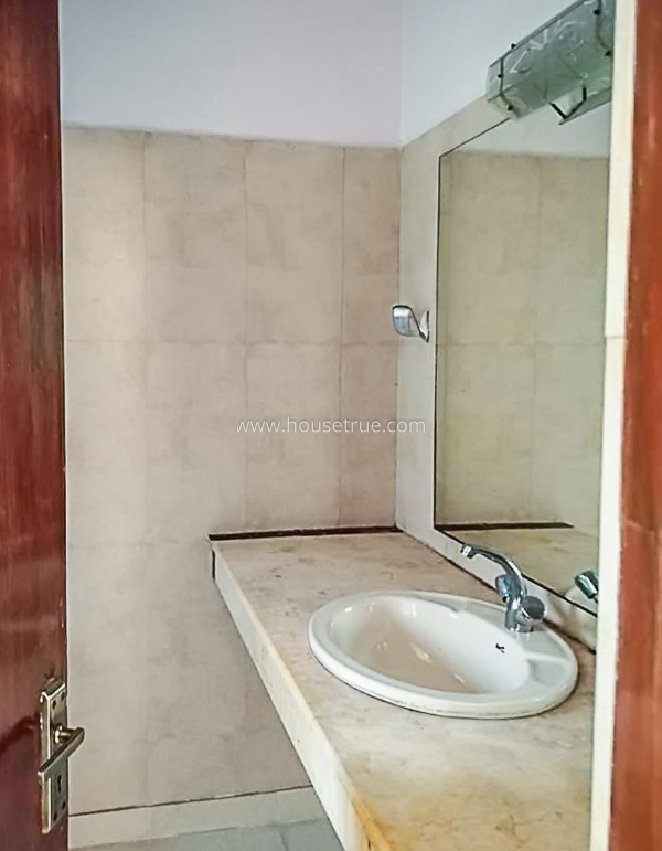 3 BHK Flat For Rent in Panchsheel Park