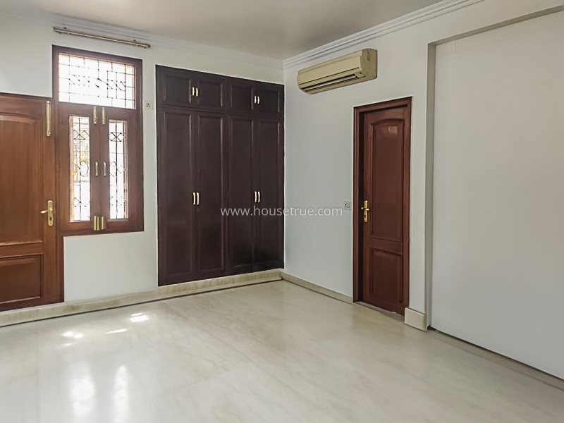 4 BHK Flat For Rent in Vasant Vihar