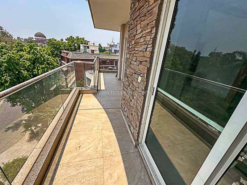 2 BHK Flat For Rent in Nizamuddin East