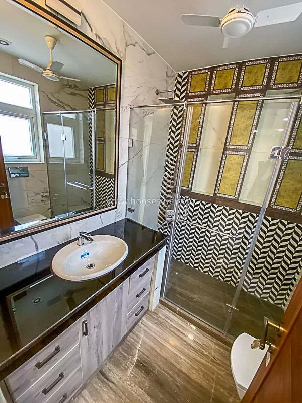 3 BHK Builder Floor For Rent in Defence Colony