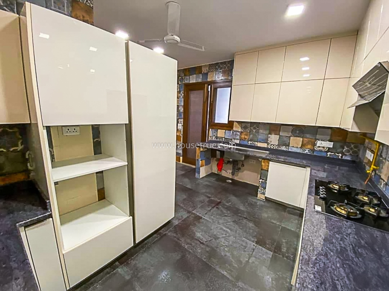 3 BHK Builder Floor For Rent in Defence Colony