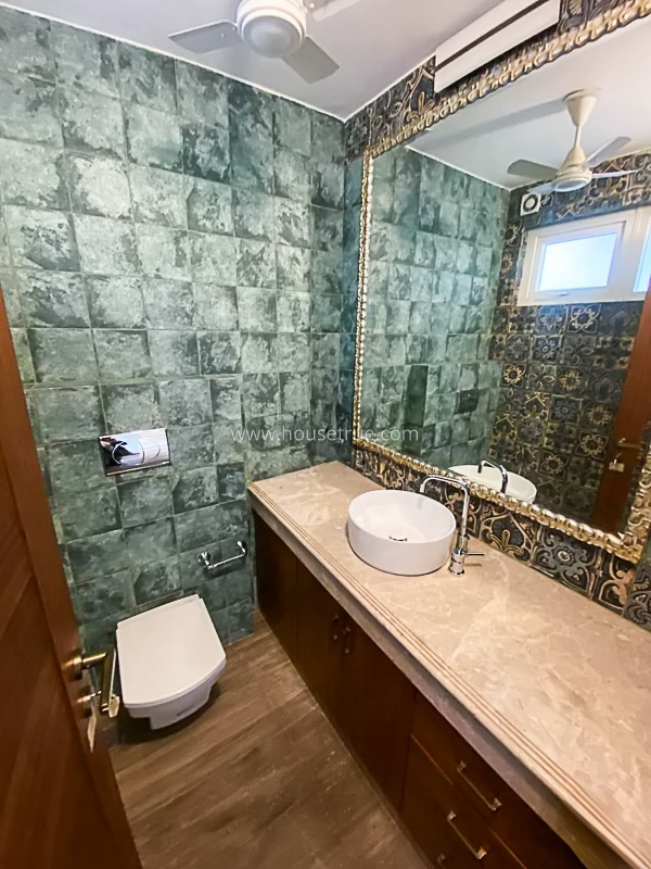 3 BHK Builder Floor For Rent in Defence Colony