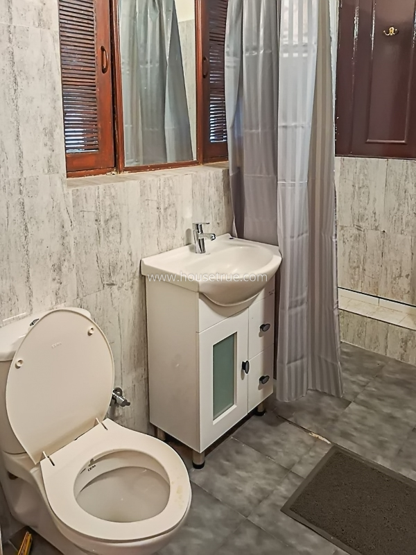 2 BHK Flat For Rent in Defence Colony