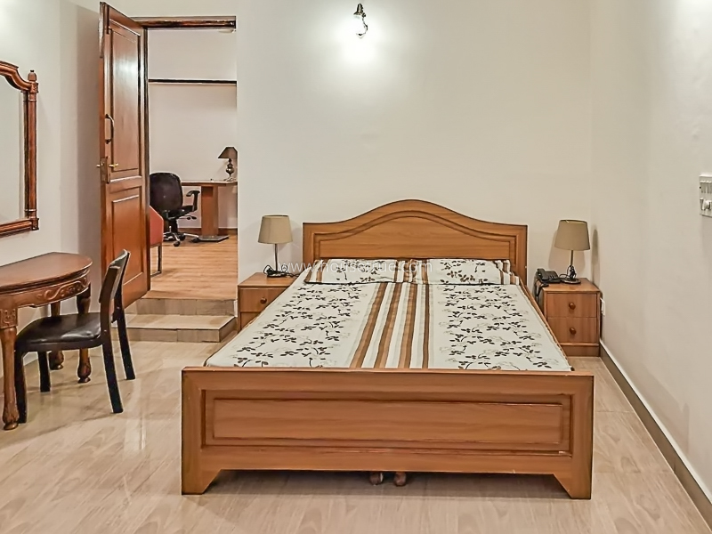 2 BHK Flat For Rent in Defence Colony