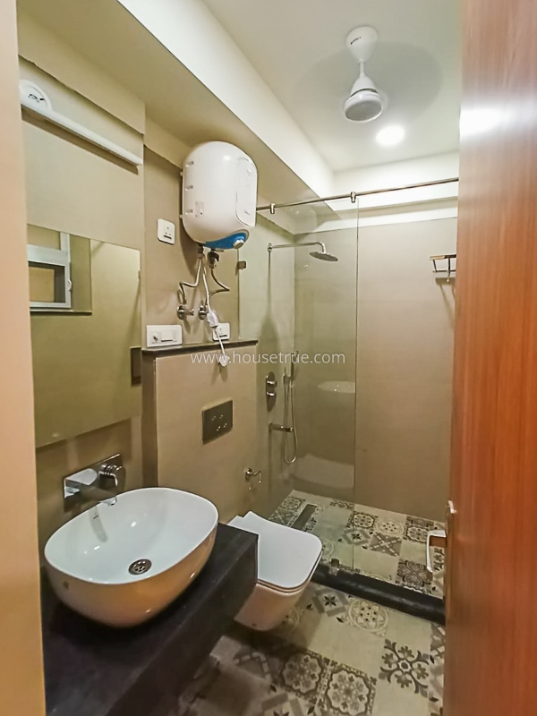 3 BHK Builder Floor For Rent in Sarvapriya Vihar