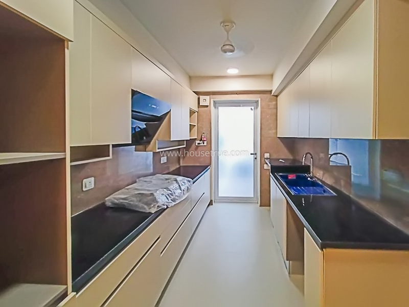 3 BHK Builder Floor For Rent in Sarvapriya Vihar