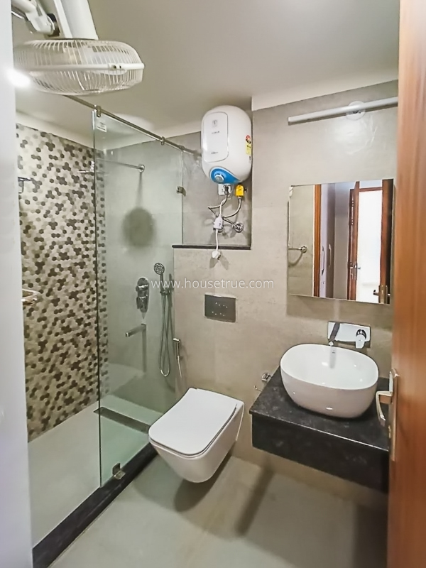 3 BHK Builder Floor For Rent in Sarvapriya Vihar