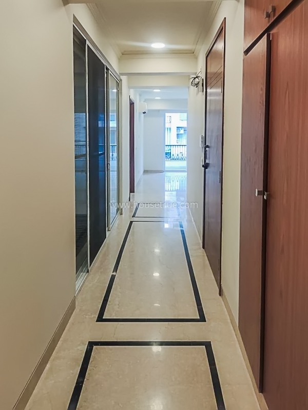 3 BHK Builder Floor For Rent in Sarvapriya Vihar