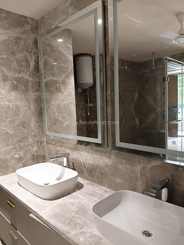 5 BHK Triplex Property For Rent in Jor Bagh