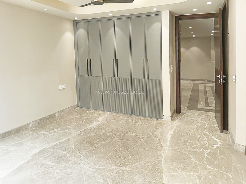 5 BHK Triplex Property For Rent in Jor Bagh