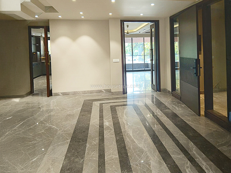 5 BHK Triplex Property For Rent in Jor Bagh