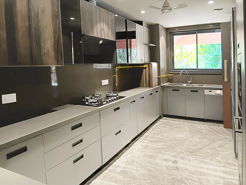 5 BHK Triplex Property For Rent in Jor Bagh