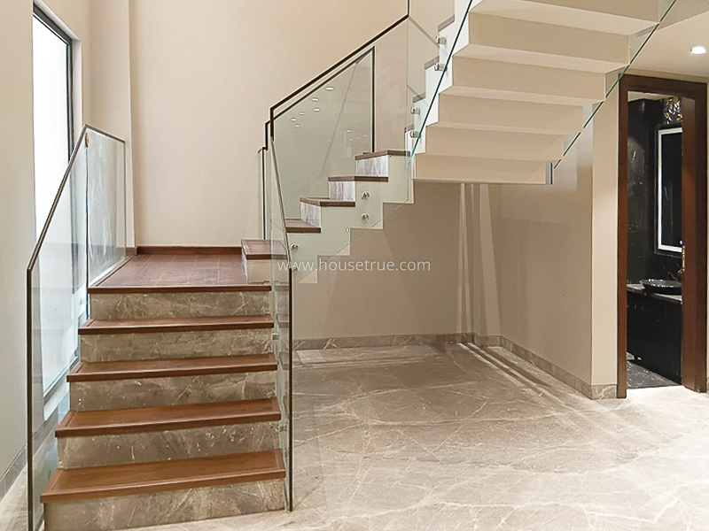 5 BHK Triplex Property For Rent in Jor Bagh