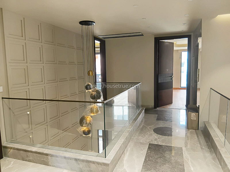 5 BHK Triplex Property For Rent in Jor Bagh